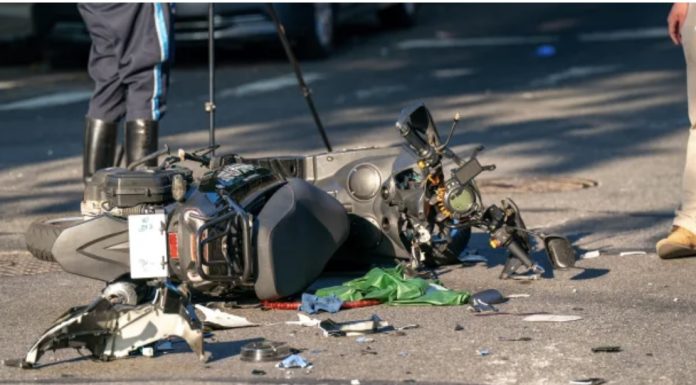 दाङमा ट्रकको ठक्करबाट स्कुटरमा पछाडी सवार छोराको मृत्यु, बुवा घाइते